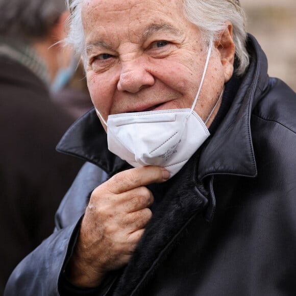 Massimo Gargia - Arrivées à la messe anniversaire à la mémoire de Pierre Cardin en l'église de La Madeleine à Paris. Le 29 janvier 2021