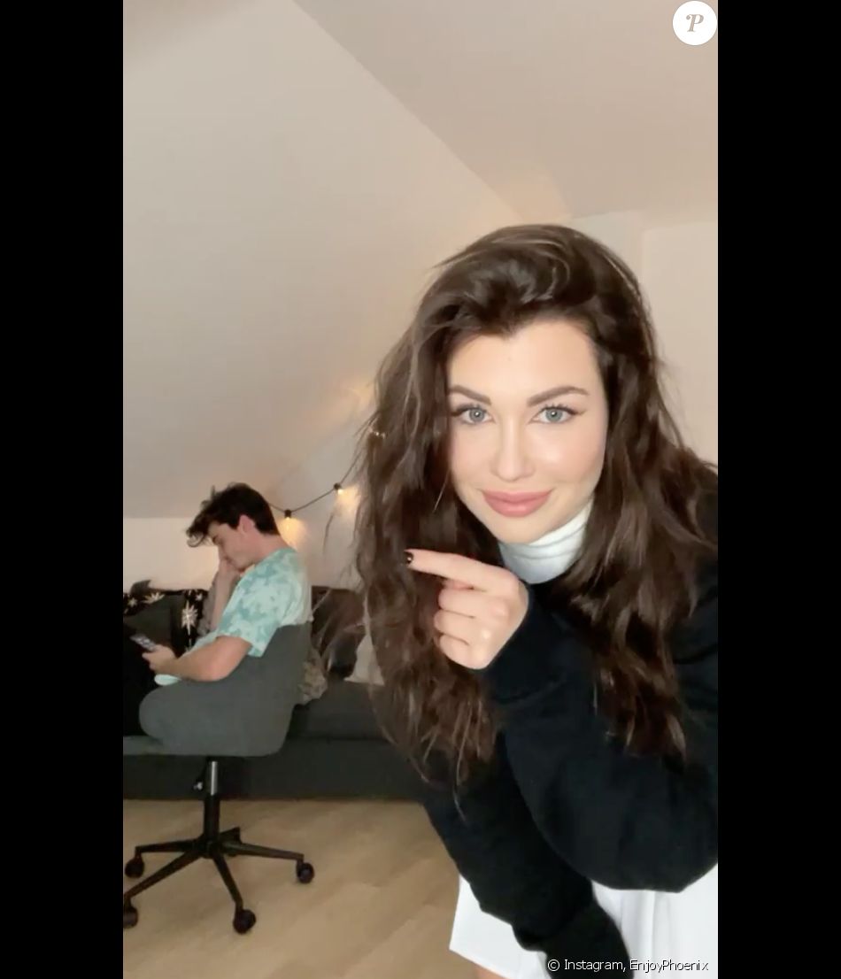EnjoyPhoenix et son petit ami Henri PFR jouent à "This Or That". Décembre 2020.