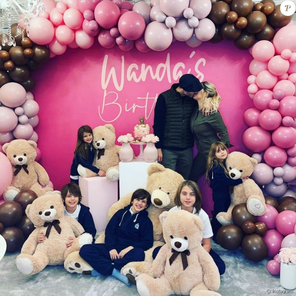 Mauro Icardi, son épouse Wanda Icardi et ses 5 enfants.