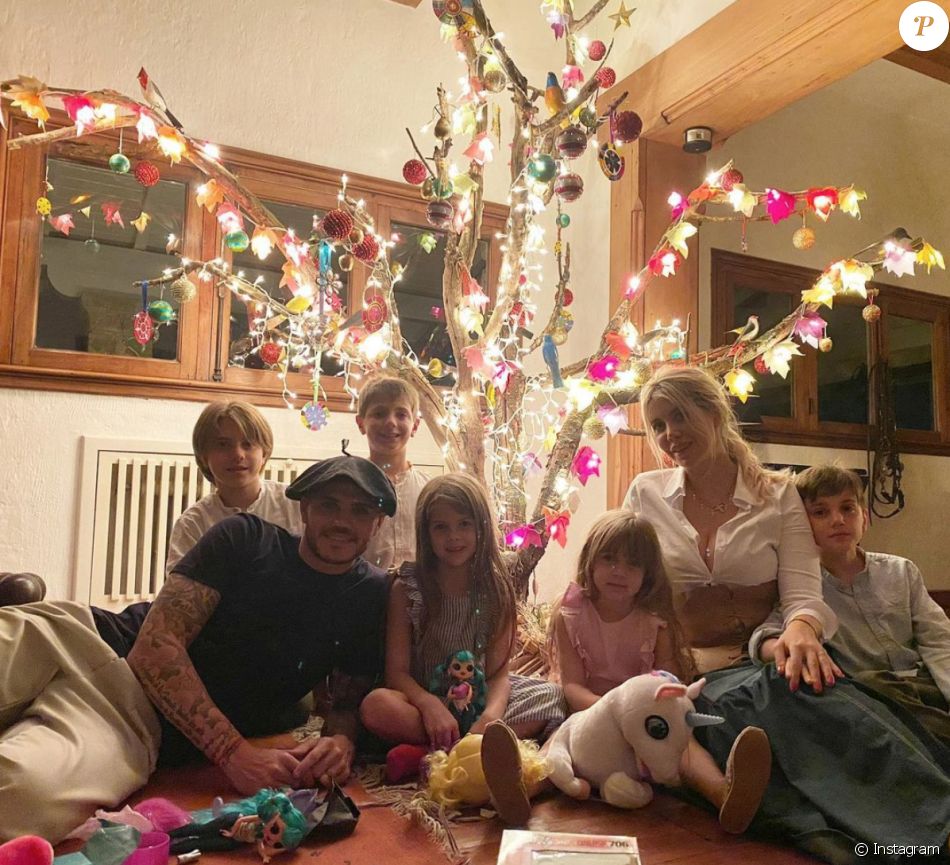 Mauro Icardi, son épouse Wanda Icardi et ses 5 enfants.