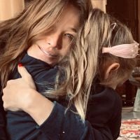 Carla Bruni chante avec sa fille Giulia : Nicolas Sarkozy filme leur joli duo