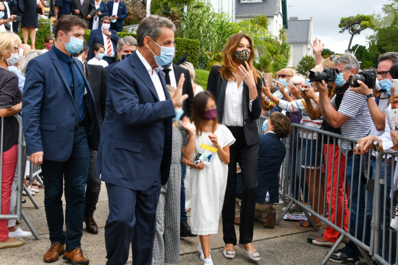 Nicolas Sarkozy, sa femme Carla Bruni, leur fille Giulia avec une amie - Mariage du maire de La Baule, Franck Louvrier (ex-conseiller en communication du Président de la République N.Sarkozy) avec Sophie Jolivet à l'hôtel de Ville de La Baule, France, le 5 septembre 2020. © Sébastien Valiela/Bestimage