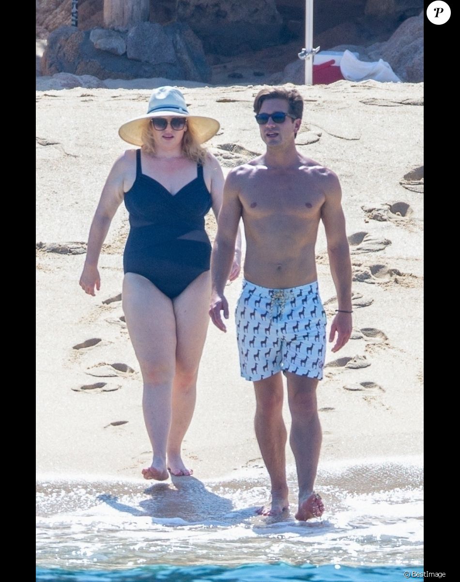 Exclusif - Rebel Wilson et son compagnon Jacob Busch passent des vacances romantiques sous le soleil de Cabo San Lucas au Mexique.