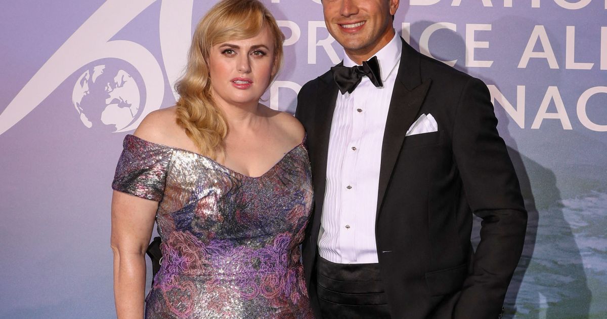 Rebel Wilson et son compagnon Jacob Busch lors du photocall du gala ...