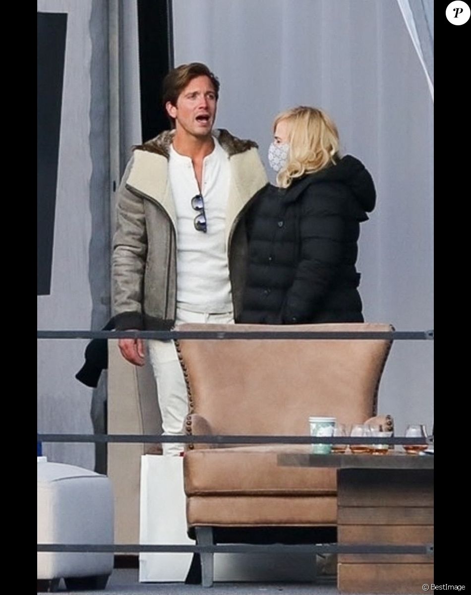 Rebel Wilson et son compagnon Jacob Busch sont allés voir un match de polo depuis une tribune VIP avec des amis à Aspen, le 19 décembre 2020.