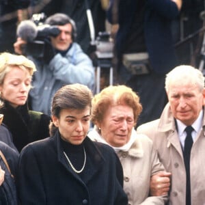 Catherine Allégret et Carole Amiel aux Obsèques d'Yves Montand en 1991.