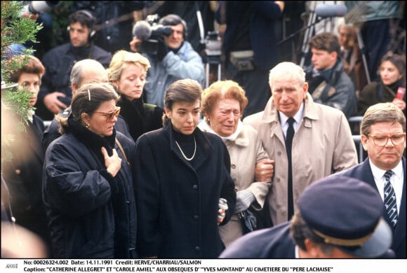 Catherine Allégret et Carole Amiel aux Obsèques d'Yves Montand en 1991.