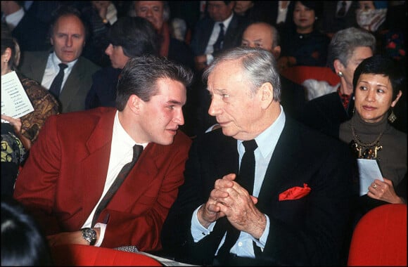 Benjamin Castaldi et son grand-père Yves Montand à Paris en 90.