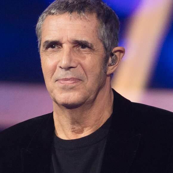 Julien Clerc. - Deuxième jour de la 33ème édition du Téléthon au Parc de la Villette à Paris. © Tiziano Da Silva/Bestimage