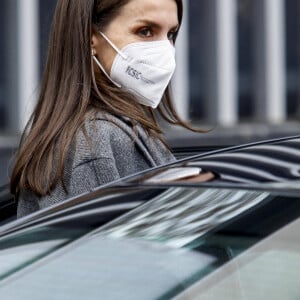 La reine Letizia d'Espagne préside le 10ème Forum contre le cancer, organisé à l'occasion de la Journée mondiale du cancer, au siège de l'AECC à Madrid, Espagne, le 4 février 2021.