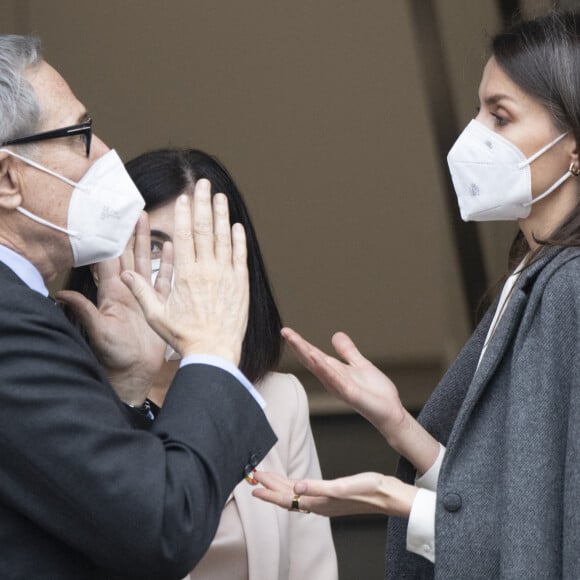 Le ministre de la Santé, Carolina Darias et la reine Letizia d'Espagne - La reine Letizia d'Espagne préside le 10ème Forum contre le cancer, organisé à l'occasion de la Journée mondiale du cancer, au siège de l'AECC à Madrid, Espagne, le 4 février 2021.