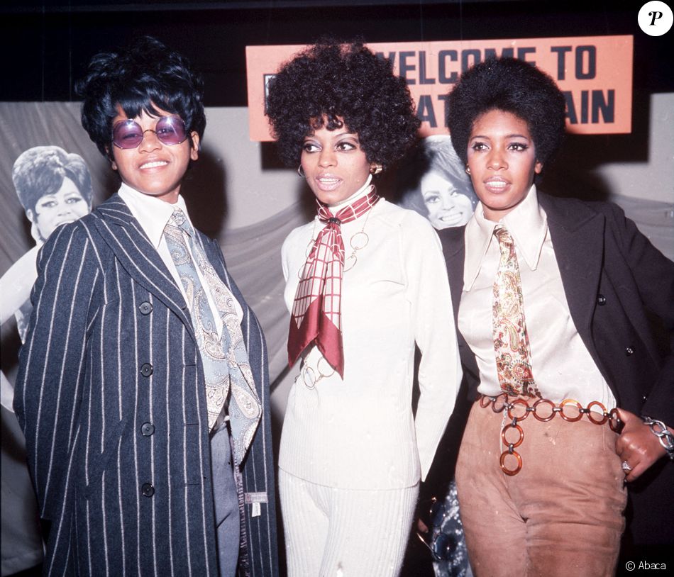 Diana Ross (au milieu) et les chanteuses de The Supremes, Cindy Birdsong (gauche) et Mary Wilson (droite) en novembre 1968.