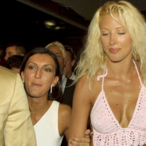 Archives - À la Plaine-Saint-Denis, lors de la finale, sortie des candidats du loft, Aziz, Laure, Loana et Christophe - 5 juillet 2001