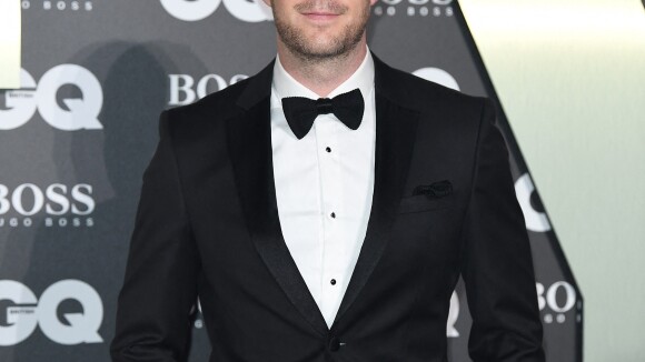 Russell Tovey (Looking) gay : son père voulait le "guérir" avec un traitement médical