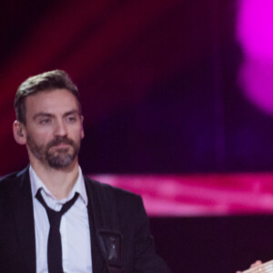 Julien Clerc et sa fille Vanille Clerc qui fait sa première apparition en public enceinte - Deuxième jour de la 33ème édition du Téléthon au Parc de la Villette à Paris le 7 décembre 2019.© Tiziano Da Silva/Bestimage