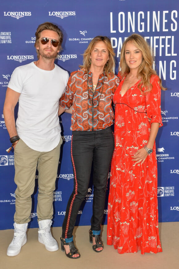 Exclusif - Philippe Lacheau et sa compagne Elodie Fontan (Marraine du LGCT - LPEJ 2019) avec Virginie Coupérie-Eiffel (Présidente de Paris Eiffel Jumping) - Photocall - Longines Paris Eiffel Jumping au Champ de Mars à Paris, le 7 juillet 2019. © Veeren Ramsamy/Bestimage 