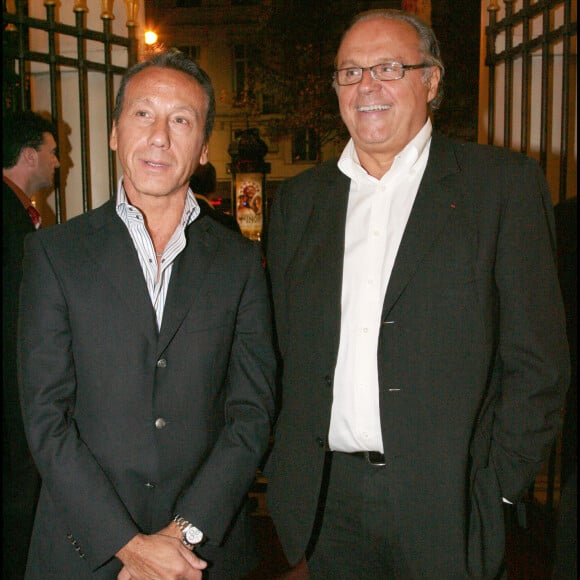 Gérard Louvin et son mari visés par une plainte pour viols sur mineur et complicité de viols.