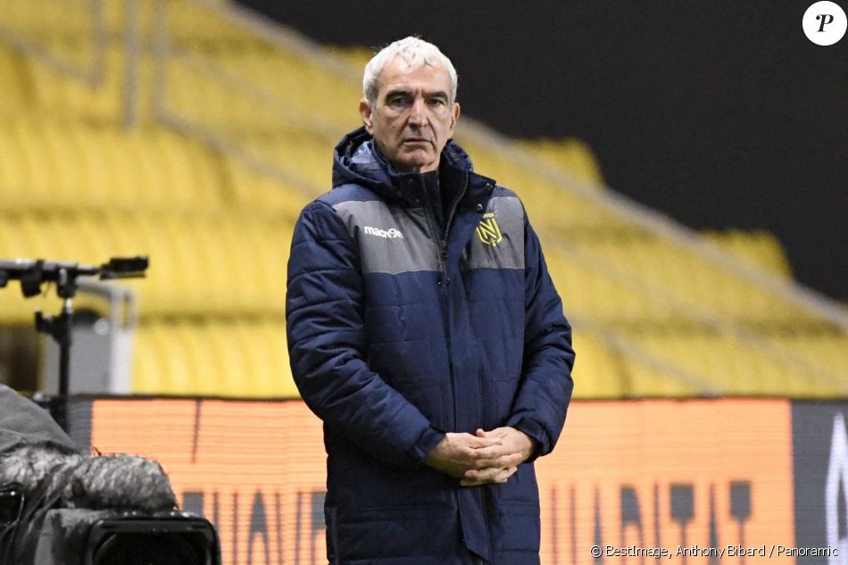 Raymond Domenech lors du match de football Nantes - Monaco (1-2) lors de la Ligue 1 Uber Eats à Lorient, le 31 janvier 2021. © Anthony Bibard / Panoramic / Bestimage
