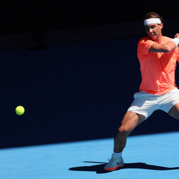 Rafael Nadal bat Laslo Djere (6-3, 6-4, 6-1) lors de sa préparation à l'Open d'Australie à Melbourne, le 9 février 2021.