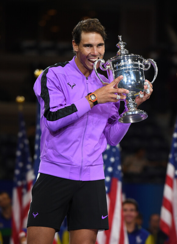 Rafael Nadal remporte l'US Open à New York face au Russe D. Medvedev (7-5, 6-3, 5-7, 4-6, 6-4), le 8 septembre 2019. L'Espagnol remporte ainsi son 19ème Grand Chelem après 4h51 de jeu.