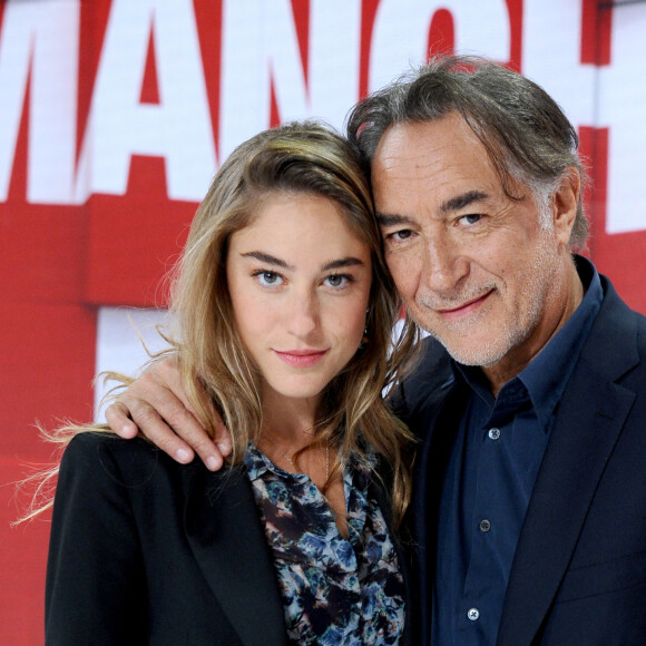 Richard Berry et sa fille Joséphine Berry - Enregistrement de l'émission "Vivement Dimanche" au Studio Gabriel à Paris diffusée le 23 septembre sur France 2 © Guillaume Gaffiot / Bestimage