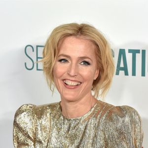 Gillian Anderson lors de la première de la saison 2 de la série télévisée Netflix "Sex Education" au cinéma Genesis à Londres, Royaume Uni, le 8 janvier 2020.