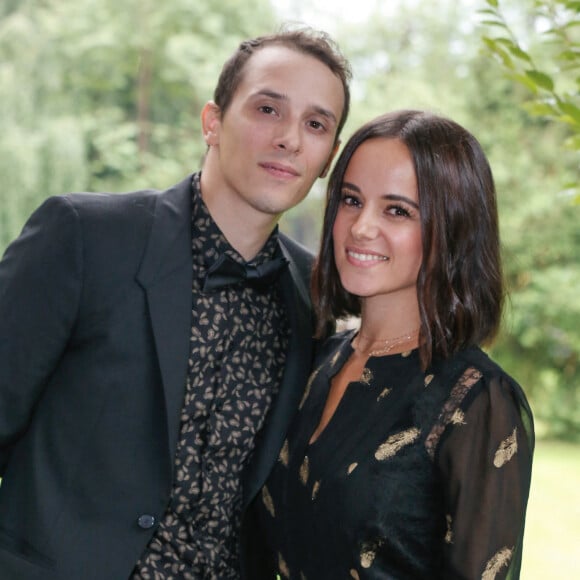 Exclusif - Alizée et son mari Grégoire Lyonnet - Mariage de Katrina Patchett et Valentin D'Hoore vendredi à 14 h à la mairie de Linselles dans les Hauts-de-France suivi d'une cérémonie civile d'échange d'anneaux, dont le maître de cérémonie était Maxime Dereymez, dans l'orangerie du château du Biez à Pecq en Belgique. © Philippe Doignon/Bestimage