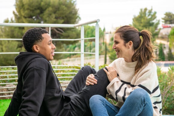 Exclusif - Sandrine Diouf et son fils Isaac posent dans leur maison à Marseille, France, le 16 janvier 2021. © Jean-René Santini/Bestimage