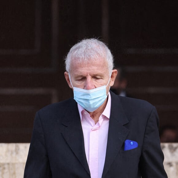 Patrick Poivre d'Arvor (PPDA) - Sorties de la messe anniversaire à la mémoire de Pierre Cardin en l'église de La Madeleine à Paris. Le 29 janvier 2021.