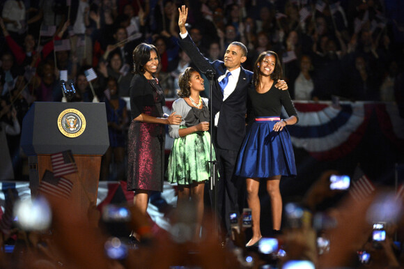 Barack Obama avec sa femme Michelle et ses filles Malia et Sasha - Le president Barack Obama tient un discours le soir de sa reelection a Chicago