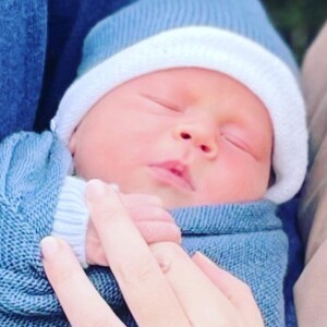 La princesse Eugenie a révélé le nom complet de son fils sur Instagram le 20 février 2021. Il s'appelle August Philip Hawke Brooksbank.