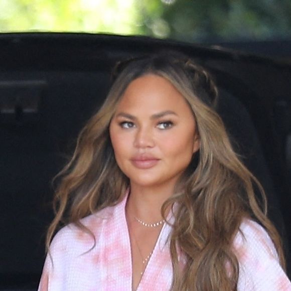Exclusif - Chrissy Teigen et John Legend visitent le chantier de leur nouvelle maison à Los Angeles, le 16 février 2021.