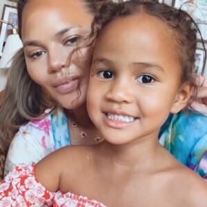 Chrissy Teigen et sa fille Luna sur Instagram. Le 21 février 2021.