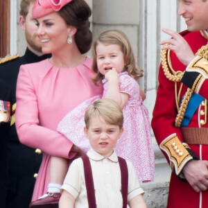 Le prince Philip, duc d'Edimbourg, Catherine Kate Middleton , duchesse de Cambridge, le prince George, la princesse Charlotte et le prince William, duc de Cambridge - La famille royale d'Angleterre assiste à la parade "Trooping the colour" à Londres le 17 juin 2017.