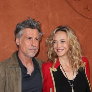 Hélène de Fougerolles et son compagnon Marc Simoncini au village lors des internationaux de tennis de Roland Garros à Paris le 8 juin 2018. © Cyril Moreau / Bestimage 