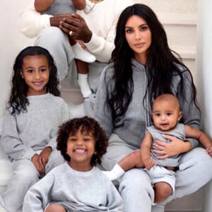 Kim Kardashian, Kanye West et leurs 4 enfants North, Saint, Chicago et Psalm.