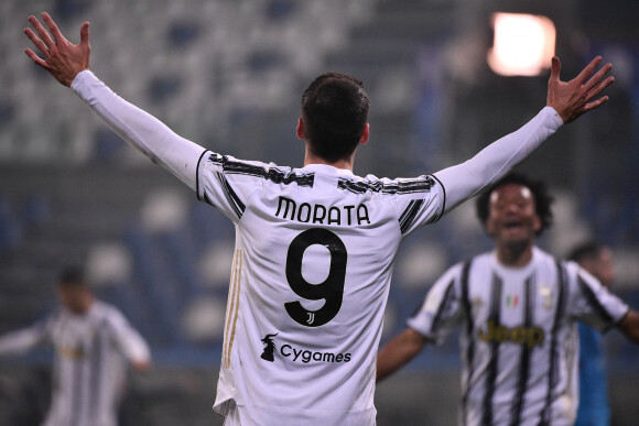 Alvaro Morata et la Juventus de Turin remportent la Supercoupe d'Italie en battant l'équipe de Naples (2 - 0), le 20 janvier 2021.