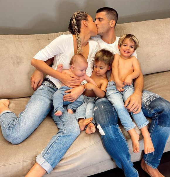 Alvaro Morata, son épouse Alice Campello-Morata et leurs trois fils. Février 2021.