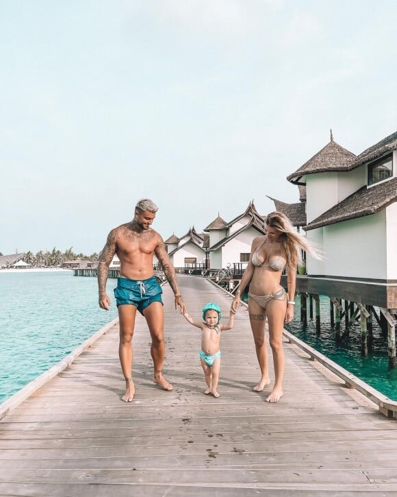 Jessica Thivenin avec Thibault et Maylone aux Maldives, le 28 février 2021