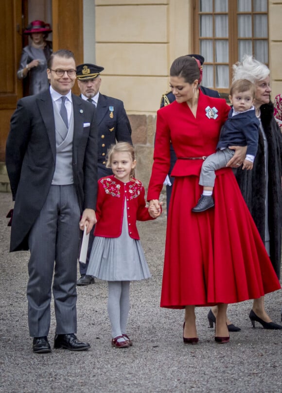 Le prince Daniel, La princesse Victoria de Suède et ses enfants la princesse Estelle et le prince Oscar - Baptême du prince Gabriel de Suède à la chapelle du palais Drottningholm à Stockholm le 1er décembre 2017.