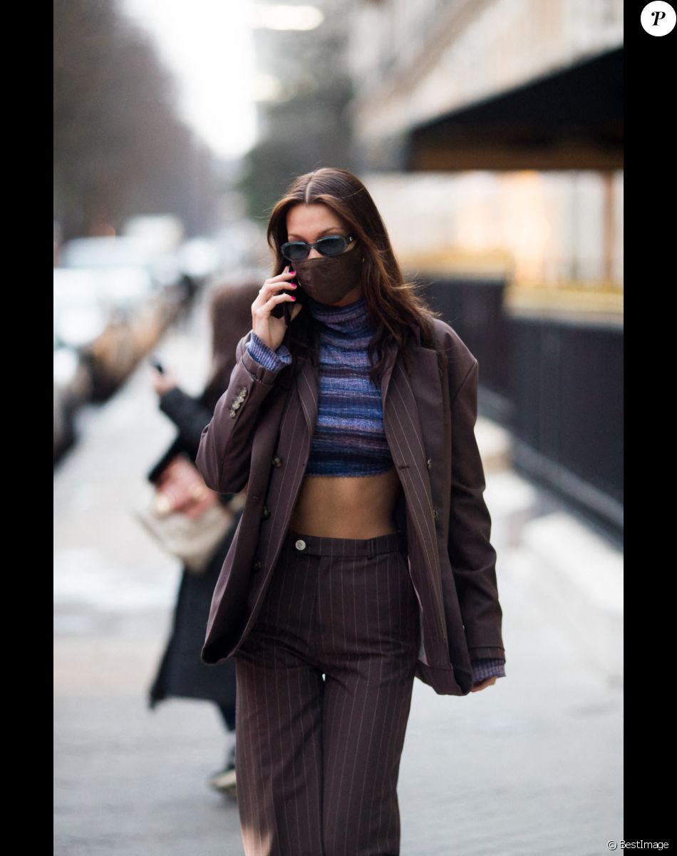 Bella Hadid à Paris, le 4 mars 2021.