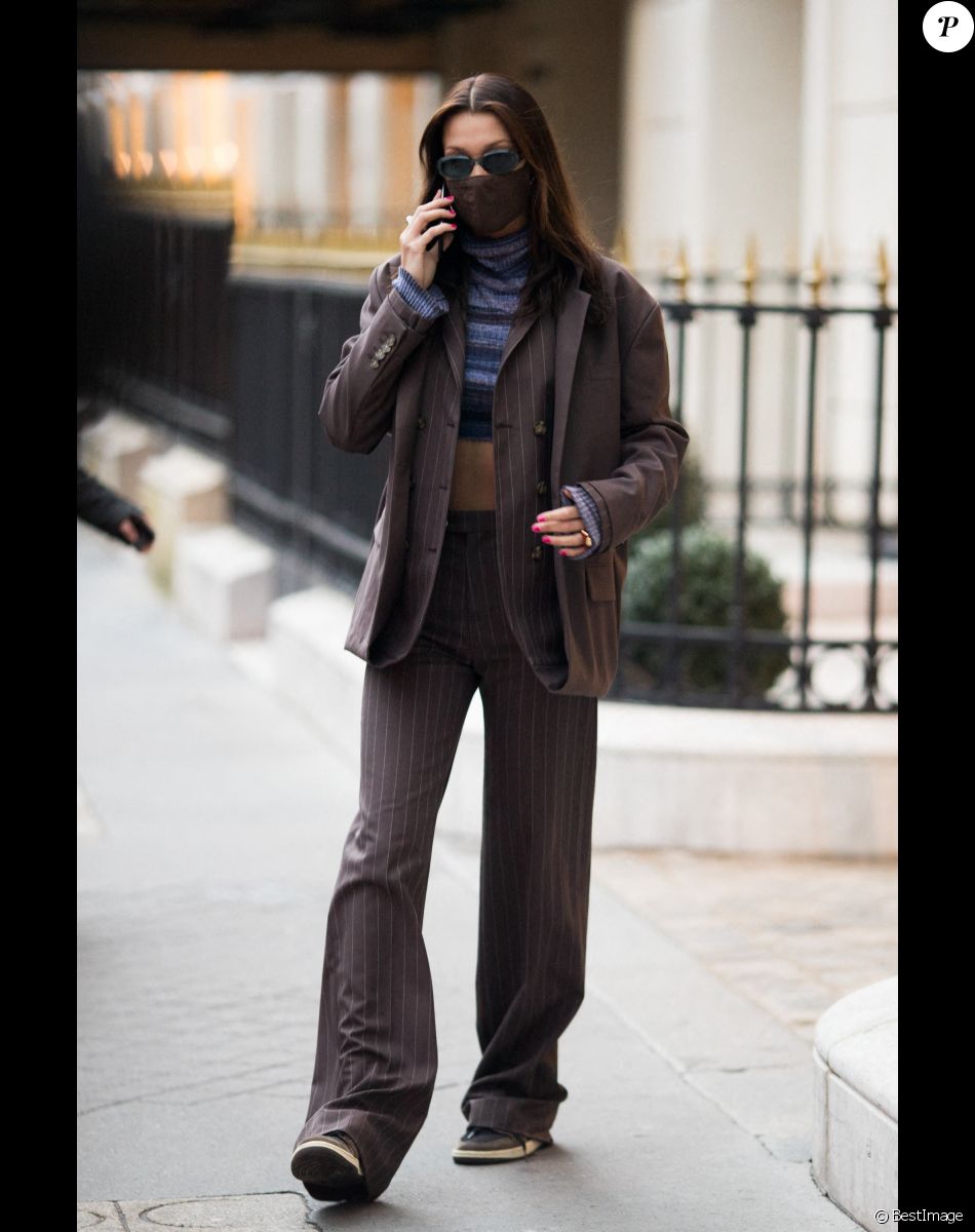 Bella Hadid à Paris, le 4 mars 2021.