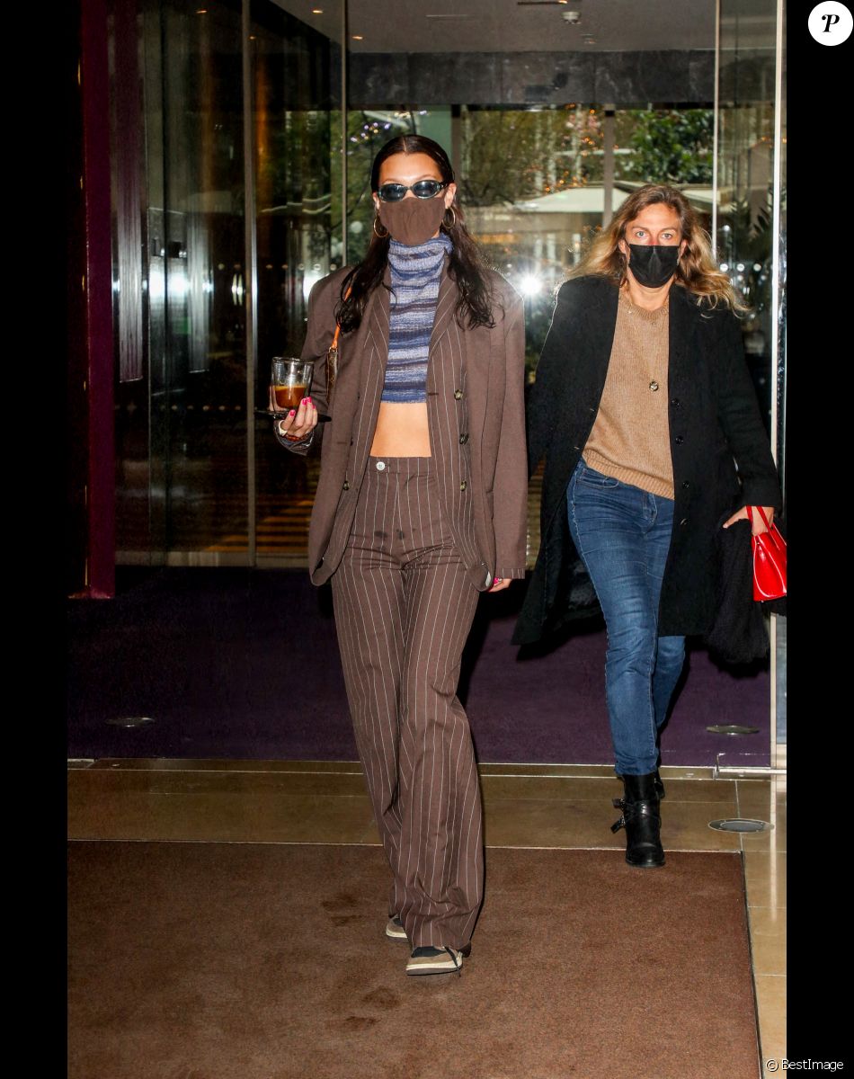 Bella Hadid à Paris, le 4 mars 2021.