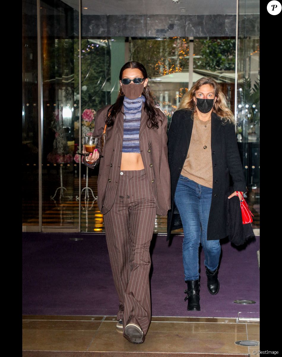 Bella Hadid à Paris, le 4 mars 2021.