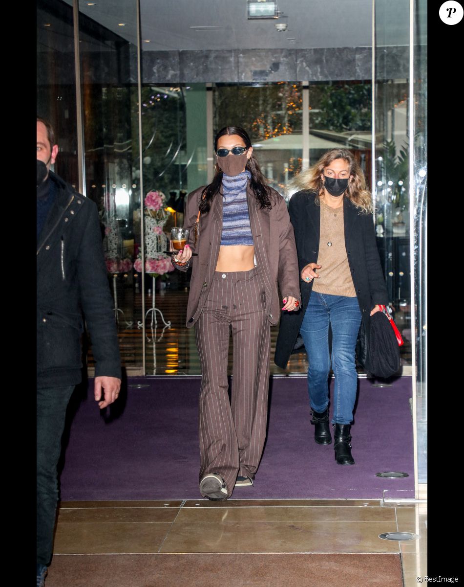 Bella Hadid à Paris, le 4 mars 2021.