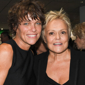 Anne Le Nen et sa compagne Muriel Robin - Générale du nouveau spectacle "Muriel Robin et Pof !" au Palais des Sports à Paris. © Coadic Guirec/Bestimage