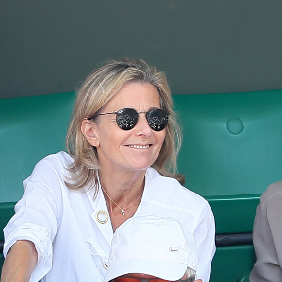 Claire Chazal et Anne Sophie Lapix - People dans les tribunes des Internationaux de France de Tennis de Roland Garros à Paris. Le 8 juin 2018 © Cyril Moreau / Bestimage