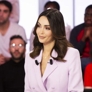 Exclusif - Nabilla Benattia-Vergara - Enregistrement de l'émission "Clique" présentée par M. Achour sur Canal Plus à Issy-les-Moulineaux le 31 janvier 2020. © Jack Tribeca/Bestimage