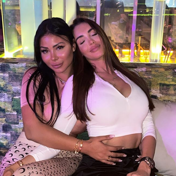 Nabilla et Maeva Ghennam en soirée ensemble à Dubaï - Snapchat