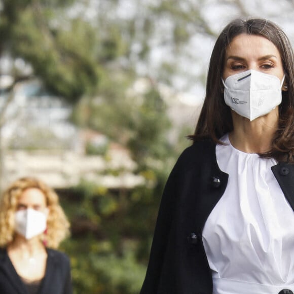 La reine Letizia d'Espagne à son arrivée à la cérémonie officielle de la Journée mondiale des maladies rares à Madrid. Le 5 mars 2021